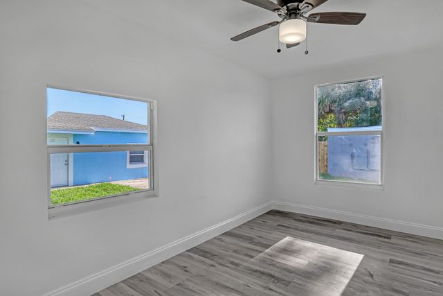 180 W 15th Street, Riviera Beach, FL 33404