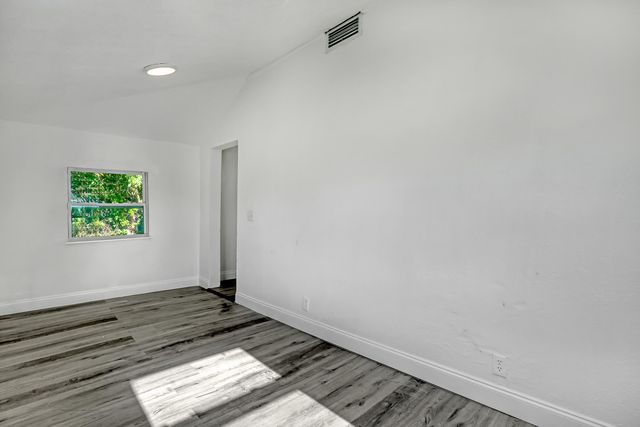 180 W 15th Street, Riviera Beach, FL 33404