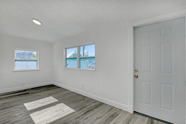 180 W 15th Street, Riviera Beach, FL 33404