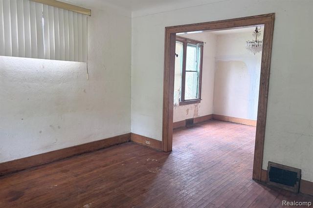 10449 Sterritt Street, Detroit, MI 48213