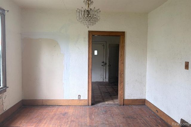 10449 Sterritt Street, Detroit, MI 48213