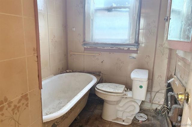 10449 Sterritt Street, Detroit, MI 48213