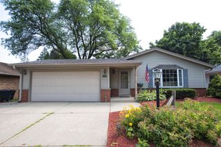 8703 W Eckel LANE, West Allis, WI 53227