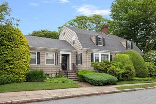 90 Cottage Street, New Bedford, MA 02740