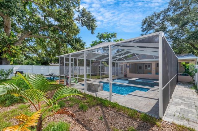 1600 LORETTA AVENUE NW, Largo, FL 33770