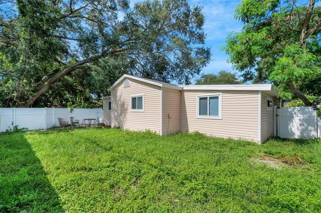 1600 LORETTA AVENUE NW, Largo, FL 33770