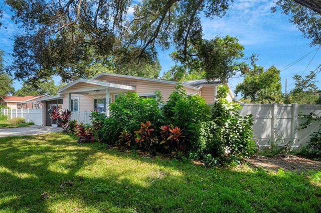 1600 LORETTA AVENUE NW, Largo, FL 33770