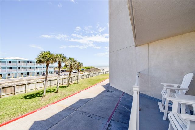 800 Sandcastle Dr 110, Port Aransas, TX 78373