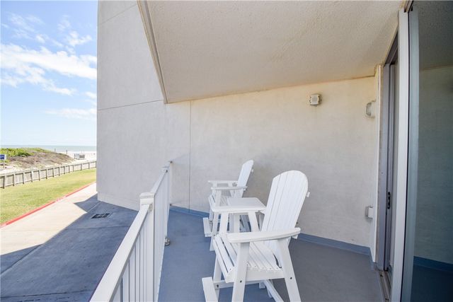 800 Sandcastle Dr 110, Port Aransas, TX 78373