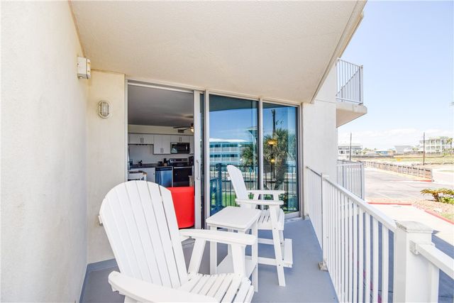 800 Sandcastle Dr 110, Port Aransas, TX 78373