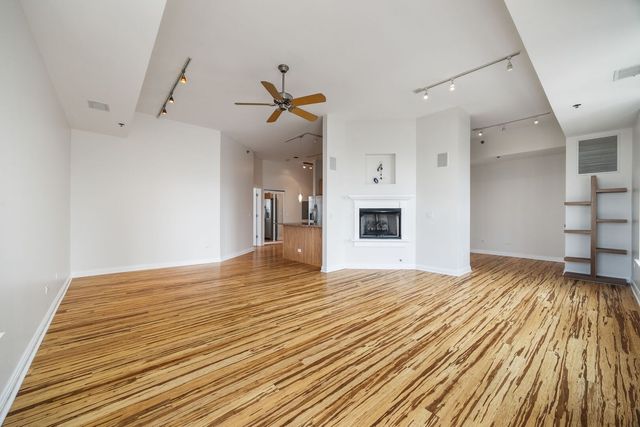 230 W Division Street 1201, Chicago, IL 60610