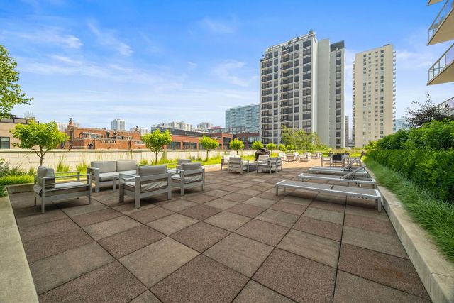 230 W Division Street 1201, Chicago, IL 60610
