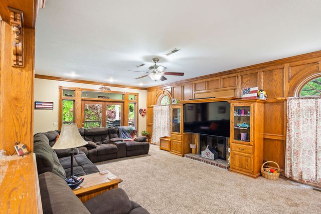 645 W Lancashire Boulevard, Bella Vista, AR 72715