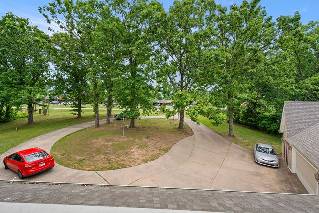 645 W Lancashire Boulevard, Bella Vista, AR 72715