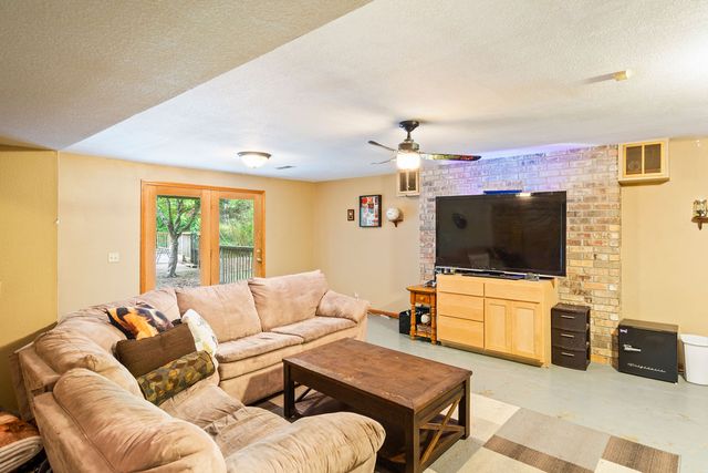 645 W Lancashire Boulevard, Bella Vista, AR 72715