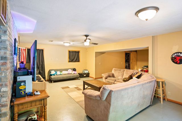 645 W Lancashire Boulevard, Bella Vista, AR 72715