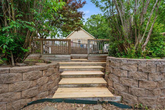 645 W Lancashire Boulevard, Bella Vista, AR 72715
