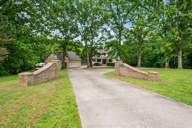 645 W Lancashire Boulevard, Bella Vista, AR 72715