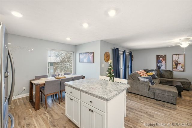 5 Lakeshore Drive, Clarksville, IN 47129