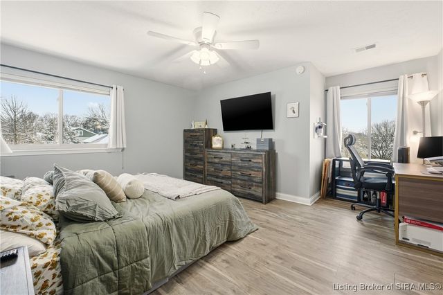 5 Lakeshore Drive, Clarksville, IN 47129