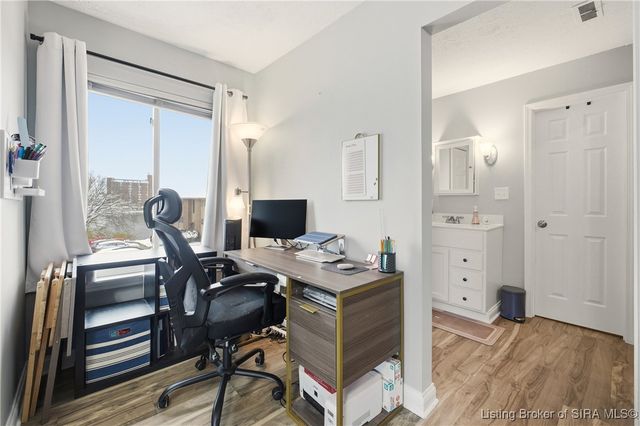 5 Lakeshore Drive, Clarksville, IN 47129