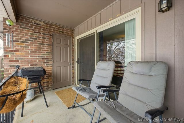 5 Lakeshore Drive, Clarksville, IN 47129