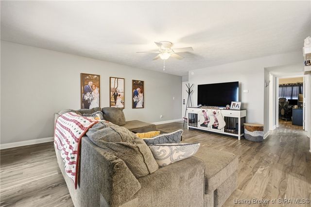 5 Lakeshore Drive, Clarksville, IN 47129