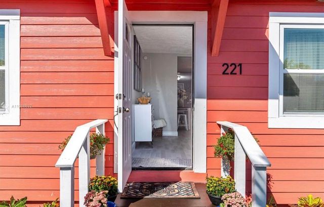 221 S C Street A, Lake Worth Beach, FL 33460