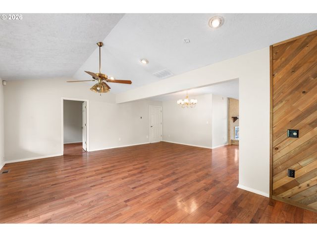 317 Ne 110TH St, Vancouver, WA 98685