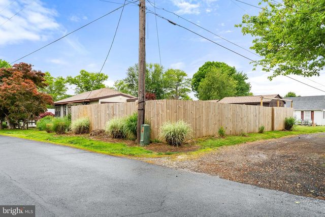 57 NEW YORK AVE, Earleville, MD 21919