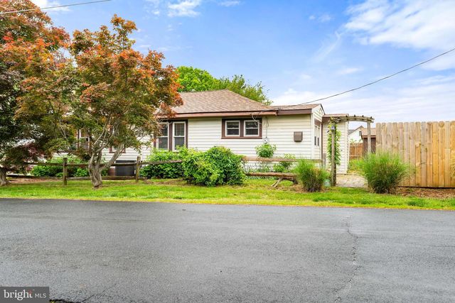 57 NEW YORK AVE, Earleville, MD 21919