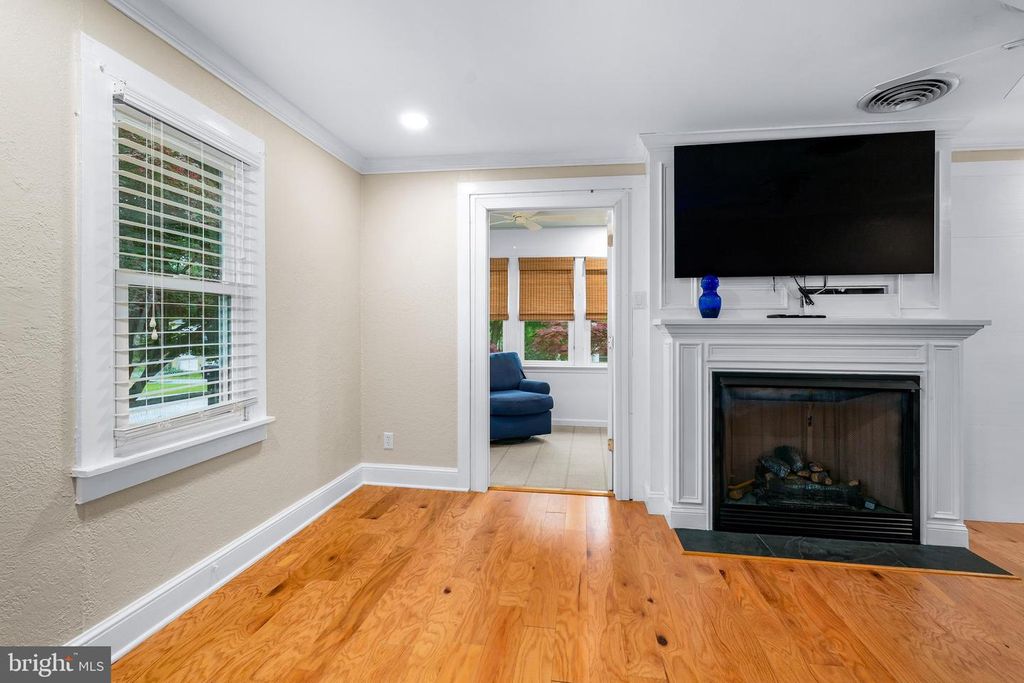 Image 10 of property listing at 57 NEW YORK AVE, Earleville, MD 21919