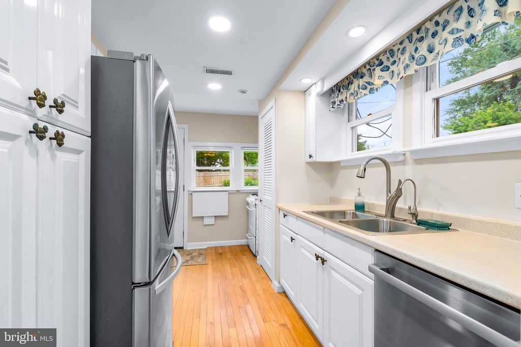 Image 5 of property listing at 57 NEW YORK AVE, Earleville, MD 21919