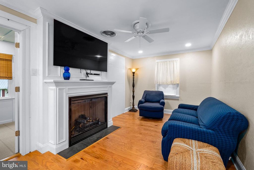 Image 9 of property listing at 57 NEW YORK AVE, Earleville, MD 21919