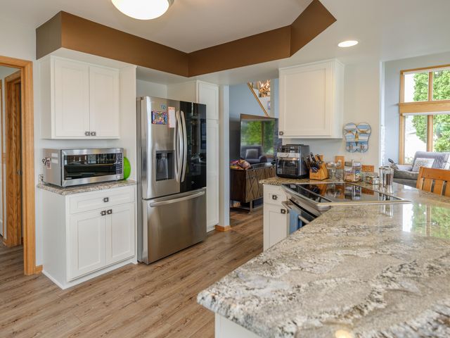 1821 Lakeview Drive, Portage, MI 49002