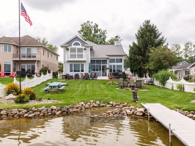 1821 Lakeview Drive, Portage, MI 49002