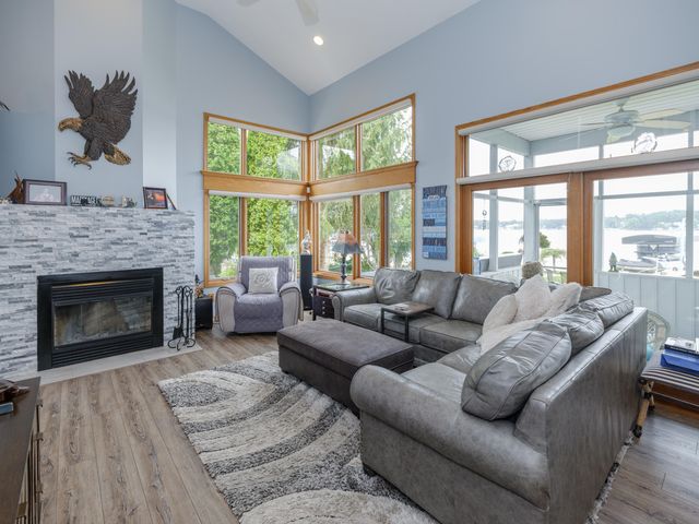 1821 Lakeview Drive, Portage, MI 49002