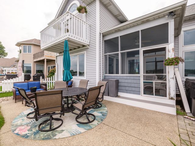 1821 Lakeview Drive, Portage, MI 49002