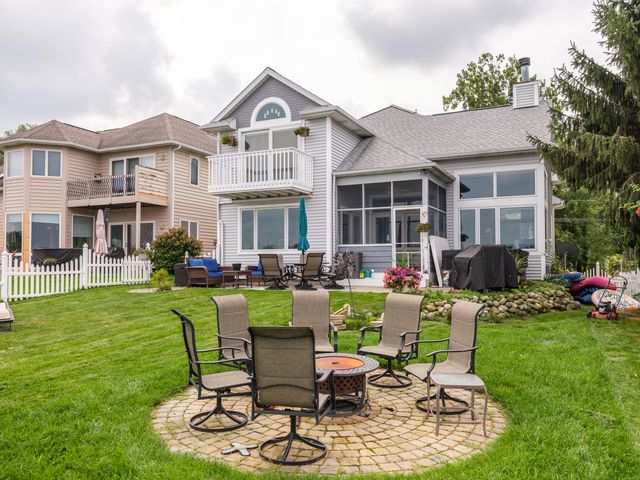 1821 Lakeview Drive, Portage, MI 49002