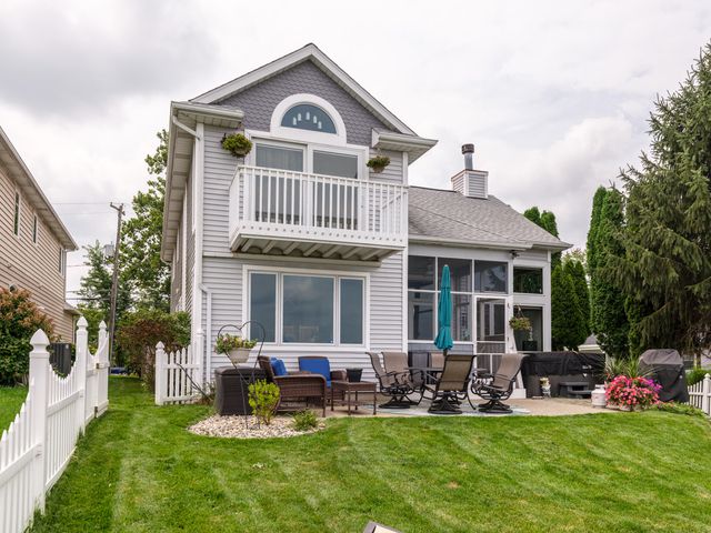 1821 Lakeview Drive, Portage, MI 49002