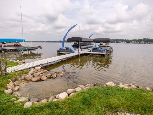 1821 Lakeview Drive, Portage, MI 49002