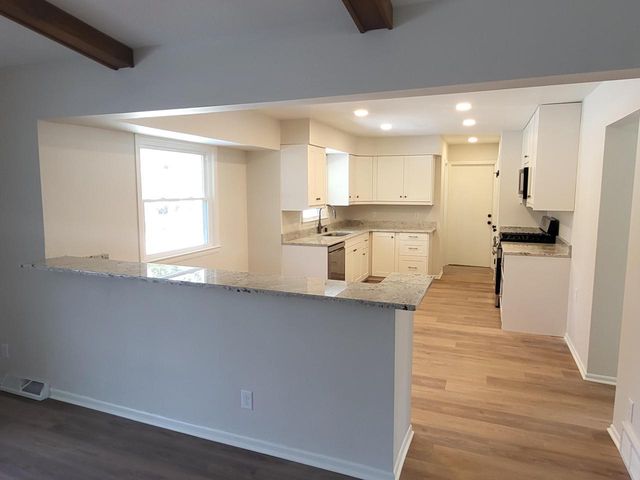 2465 Lionel COURT, Brookfield, WI 53045