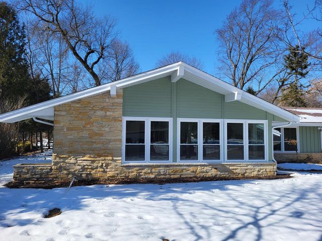 2465 Lionel COURT, Brookfield, WI 53045