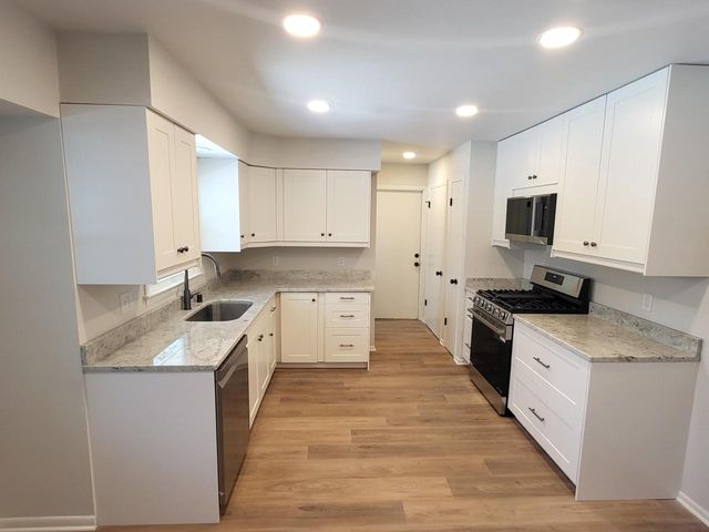 2465 Lionel COURT, Brookfield, WI 53045