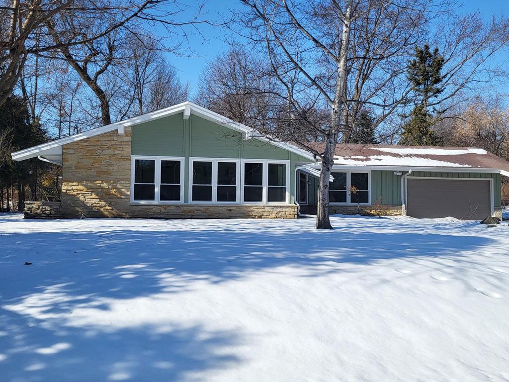 2465 Lionel COURT, Brookfield, WI 53045