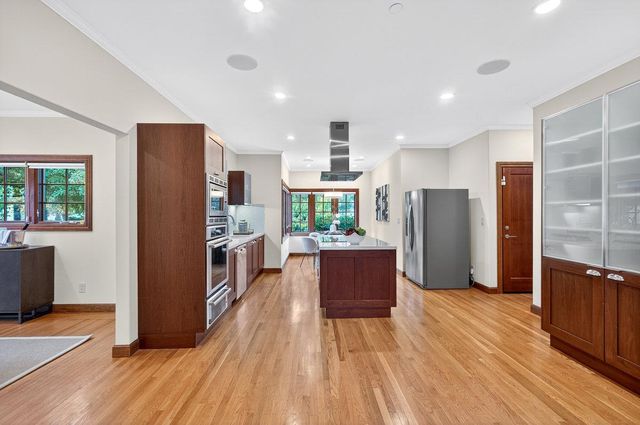 195 Warren Road, San Mateo, CA 94401