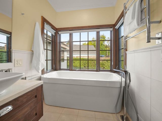 195 Warren Road, San Mateo, CA 94401