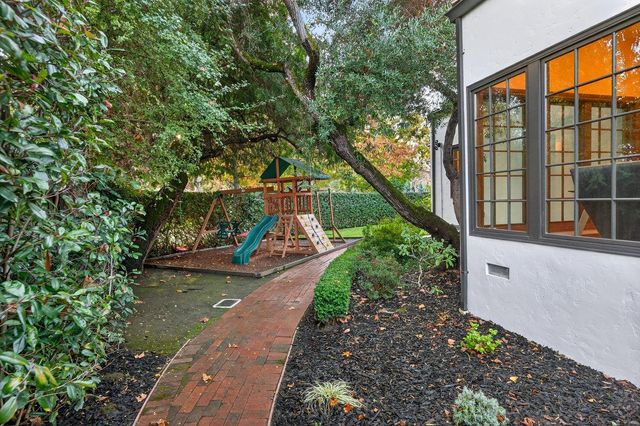 195 Warren Road, San Mateo, CA 94401