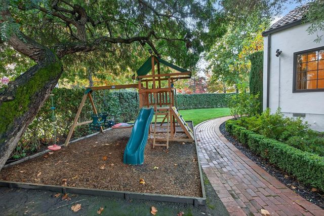 195 Warren Road, San Mateo, CA 94401