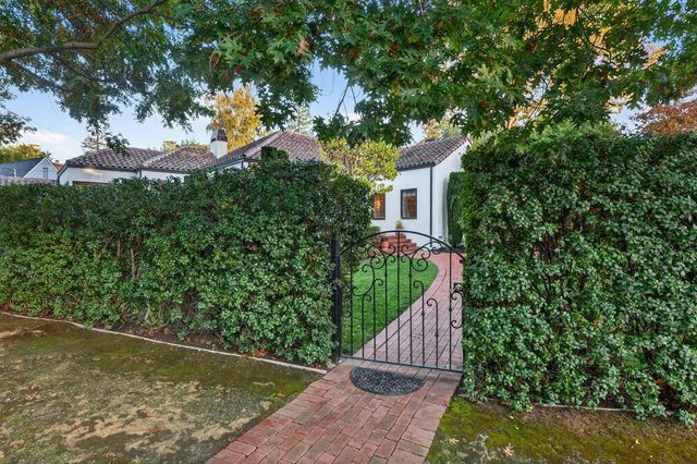 195 Warren Road, San Mateo, CA 94401